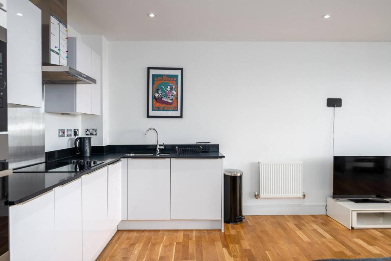 Stunning Riverside View Apartment, Near Canary Wharf & O2 Londra Exterior foto