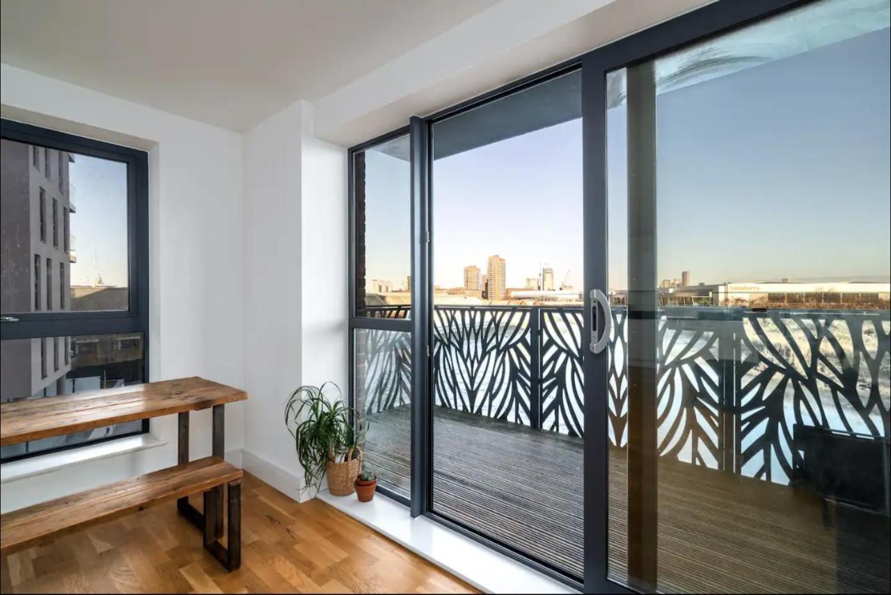 Stunning Riverside View Apartment, Near Canary Wharf & O2 Londra Exterior foto