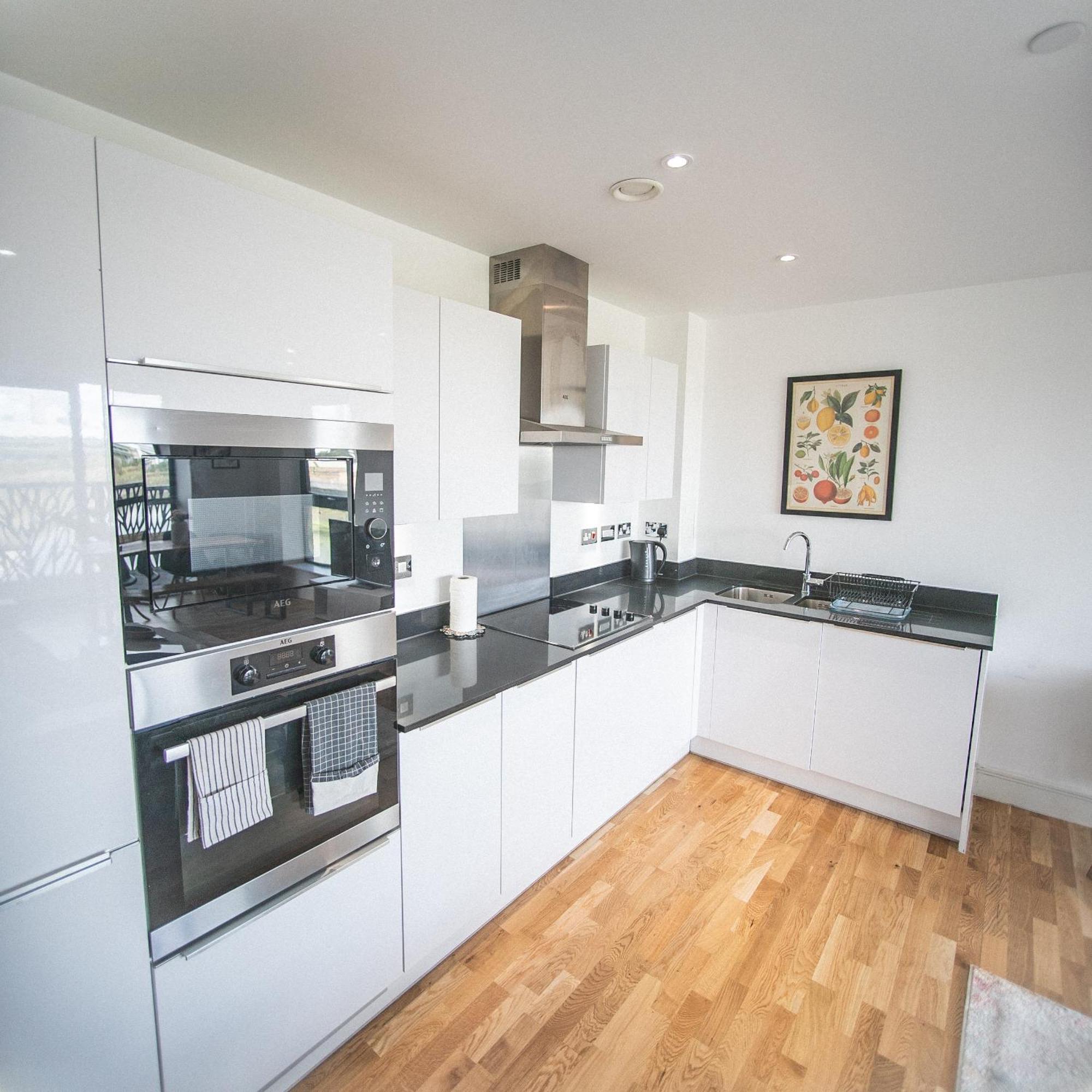 Stunning Riverside View Apartment, Near Canary Wharf & O2 Londra Exterior foto